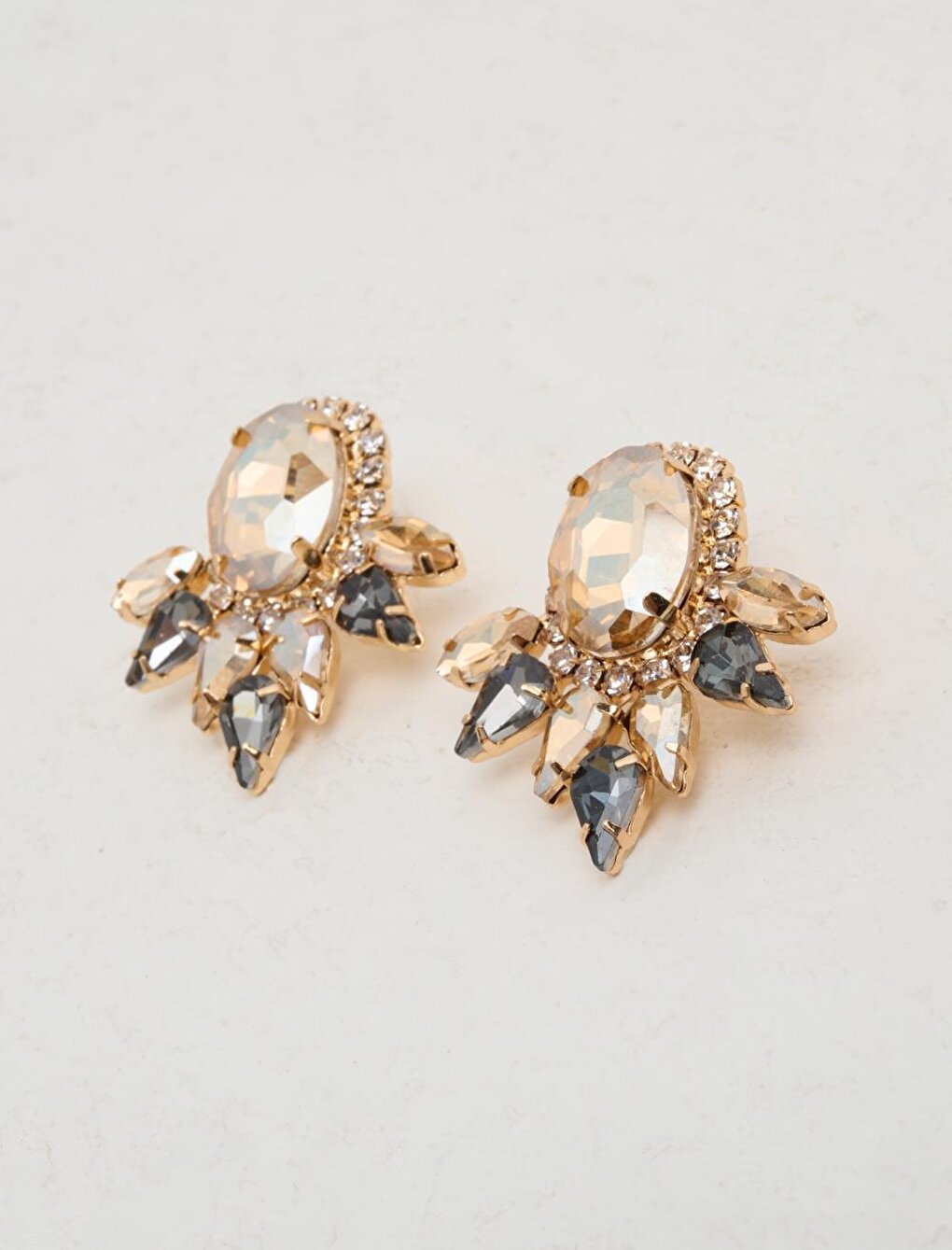 Stylish Earrings with Bronze Crystal Stones