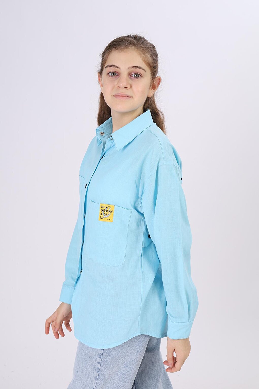 Girl's Comfortable Cut Linen Shirt with Pattern on the Back Lx212