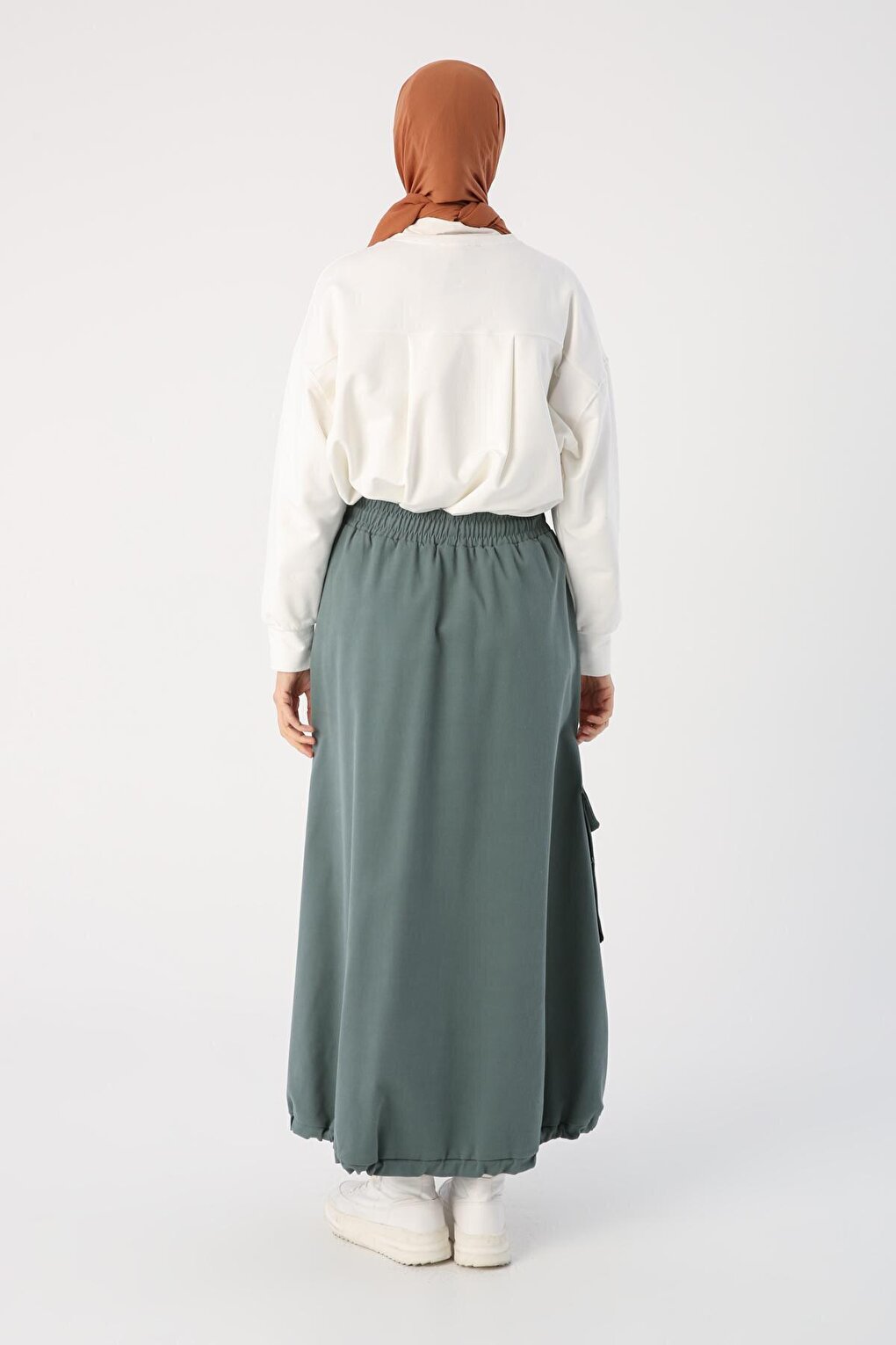 Green Cotton Contrast Woven Garnished Zippered Cargo Skirt