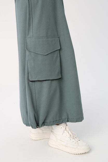 Green Cotton Contrast Woven Garnished Zippered Cargo Skirt