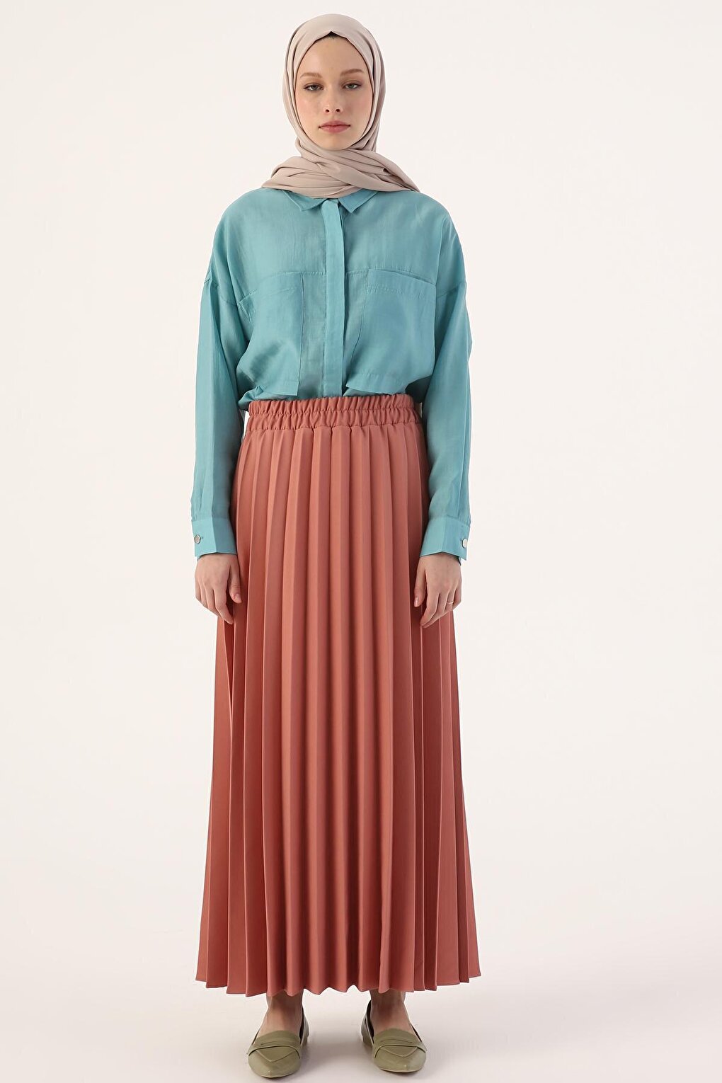 Powder Waist Elastic Pleated Skirt