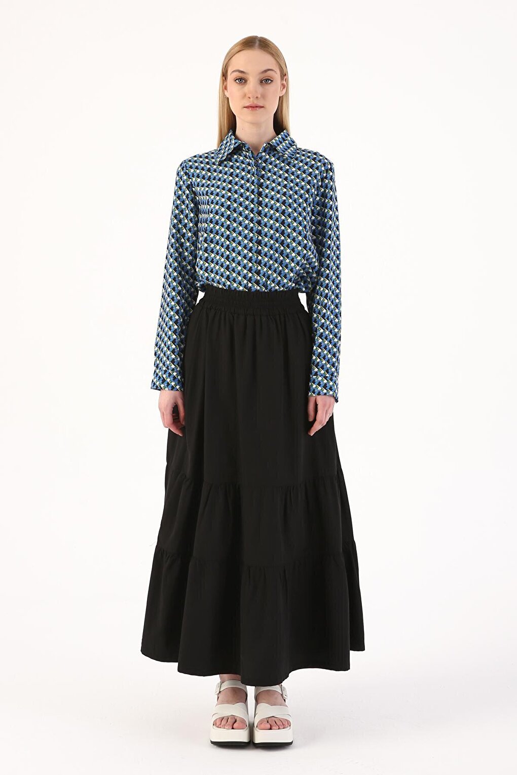 Black Gipe Detailed Long Skirt