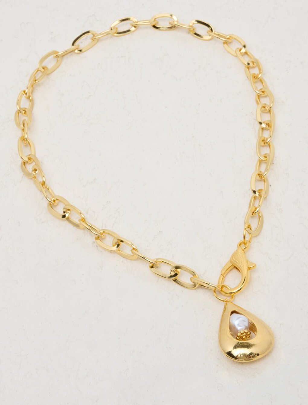 Gold Figured Thick Chain Necklace