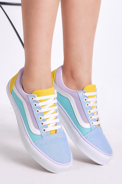 Women's Colorful Comfortable Fit Lace-up Sneaker