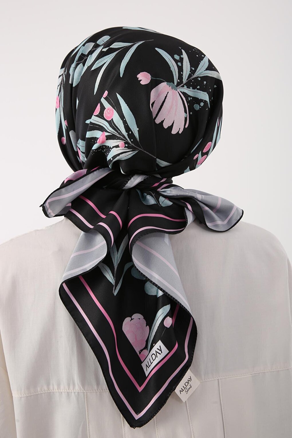 Black-Pink Patterned Twill Rose Scarf