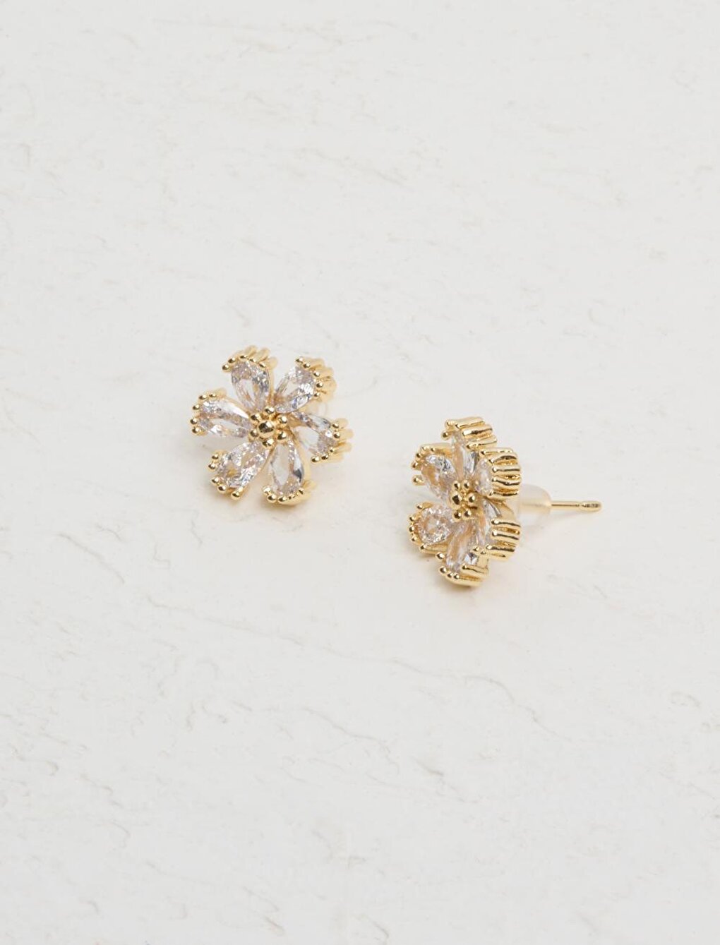 Stylish Earrings with Stones and White Flowers