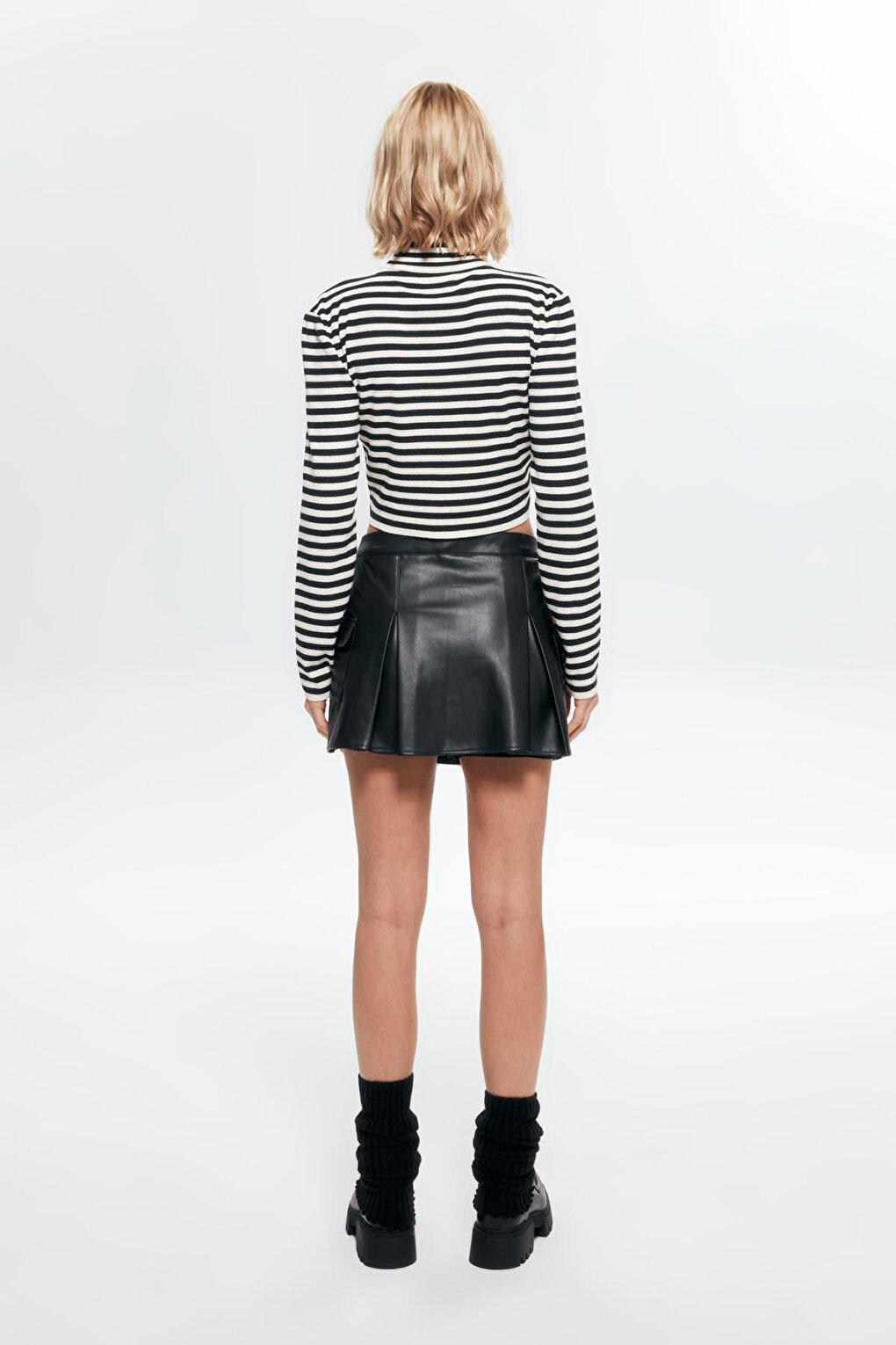 Pleat Detailed Pocket Mini Leather Skirt Black