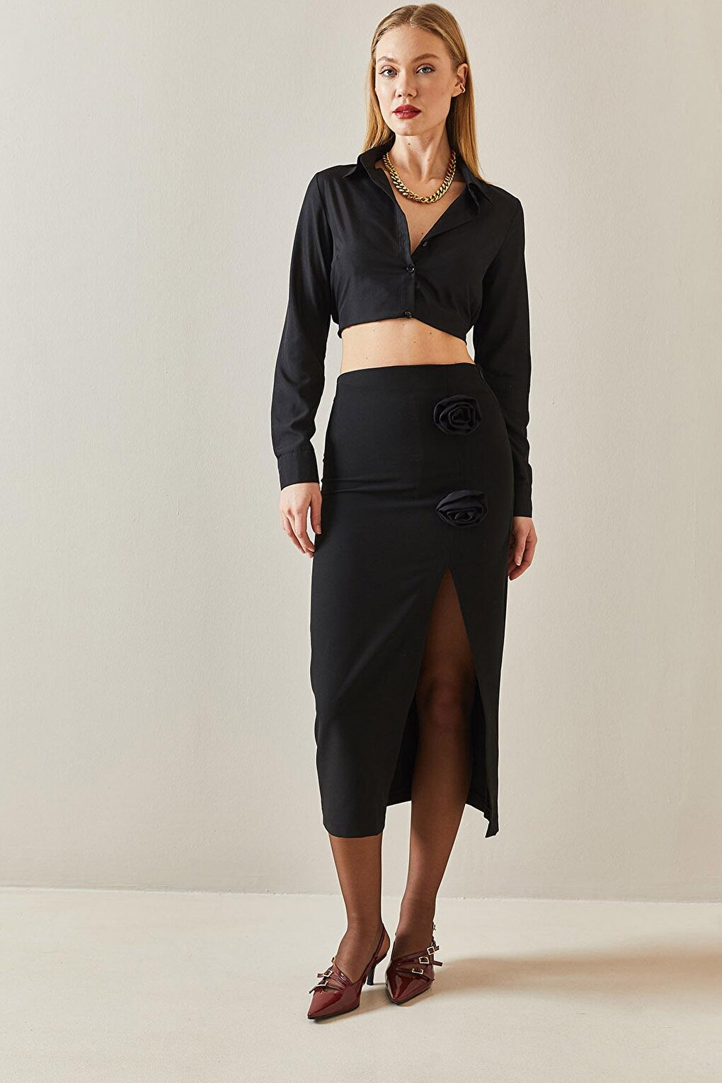 Black Rose Detail &amp; Slit Midi Skirt 4KXK7-47877-02