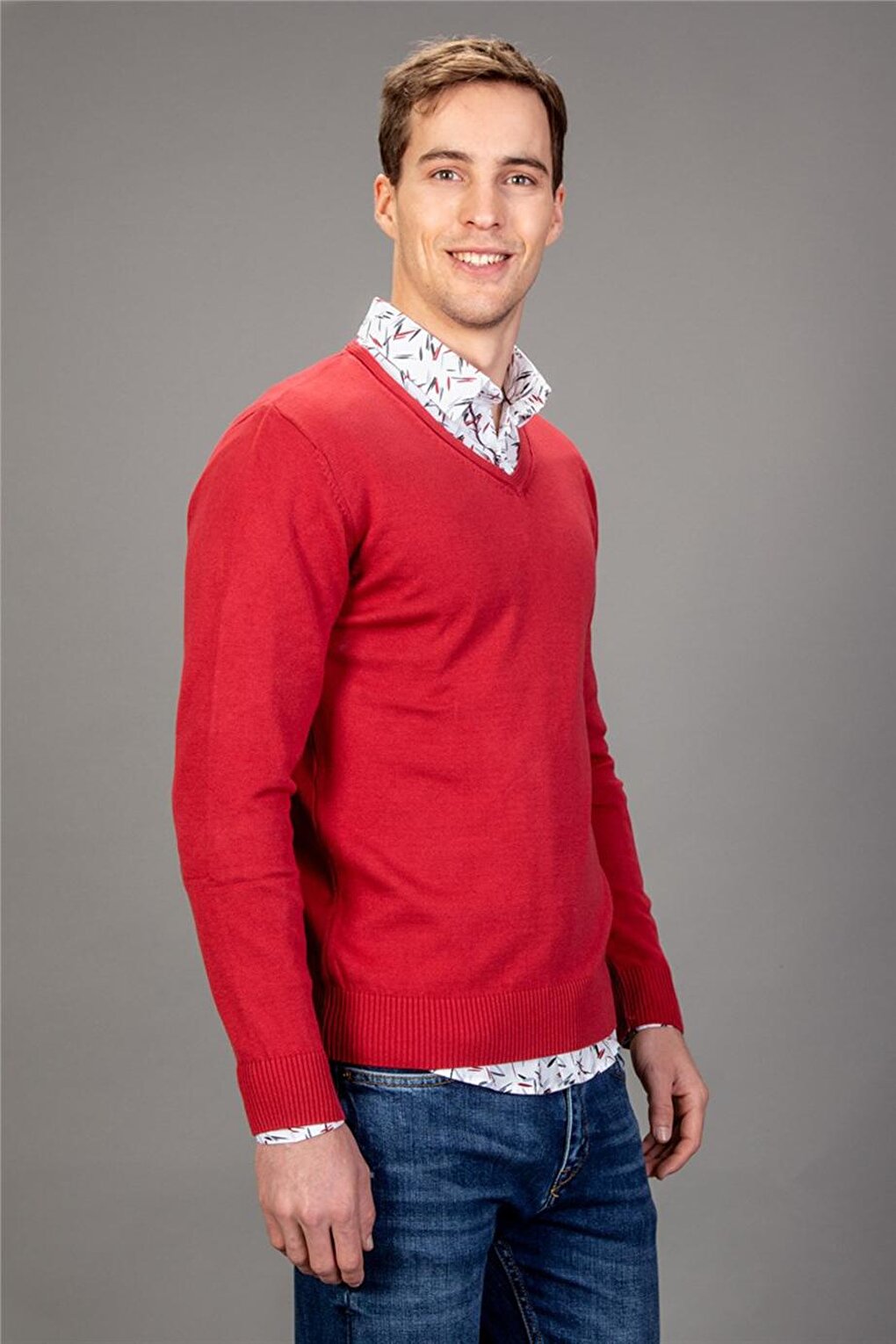 Slim Fit V-Neck Cotton Men's Red Sweater