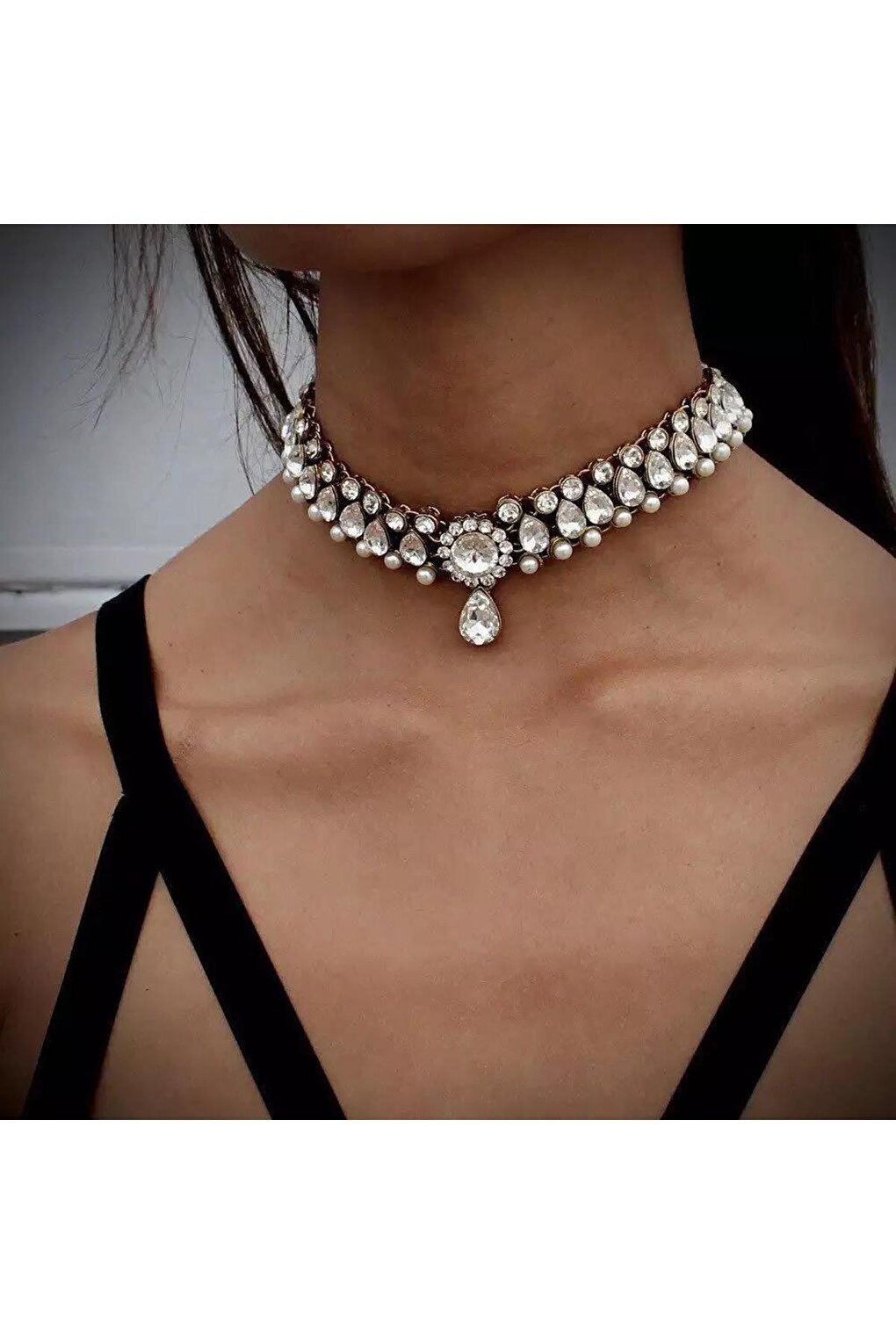 Stoned Pearl Choker Necklace