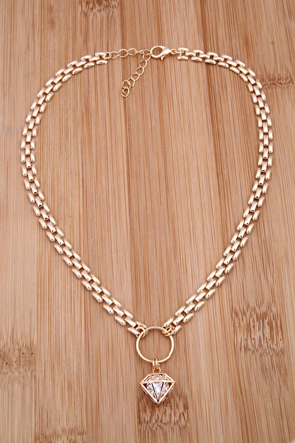 Thick Chain Collar Necklace with Diamond Figures