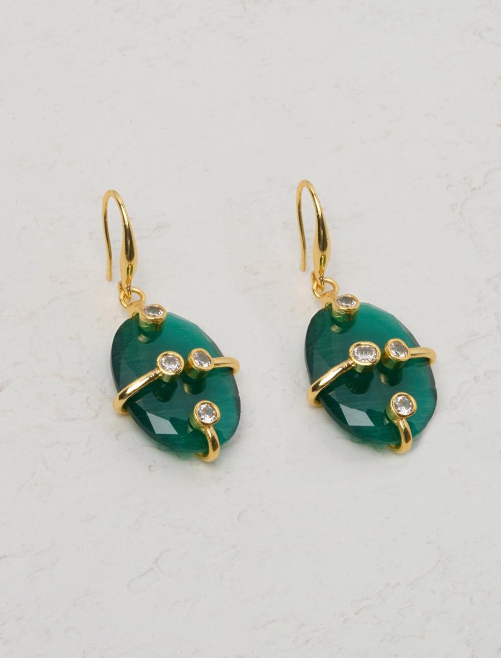 Green Dangle Stylish Natural Stone Earrings