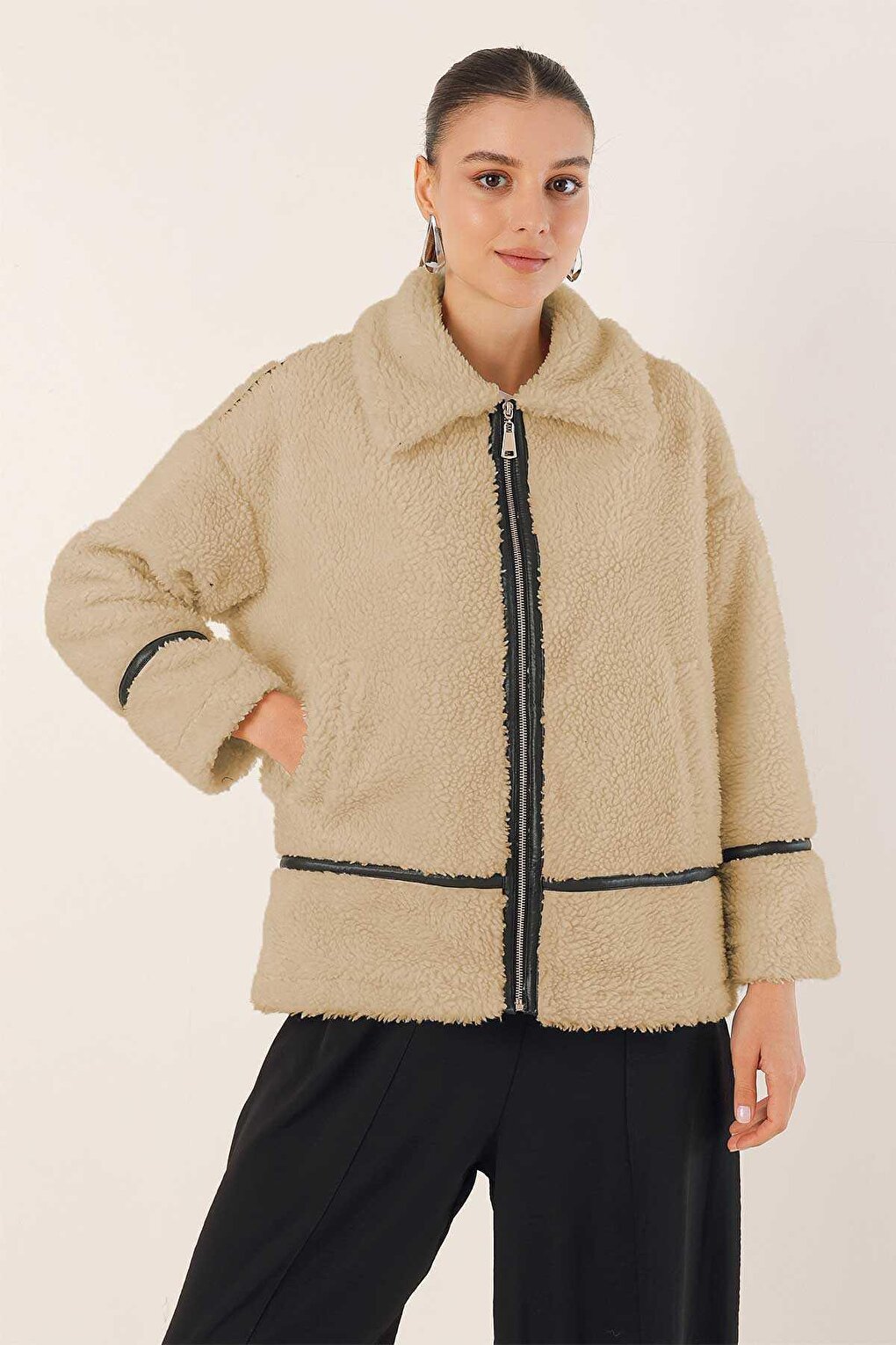 Women's Beige Zippered Collared Plush Coat