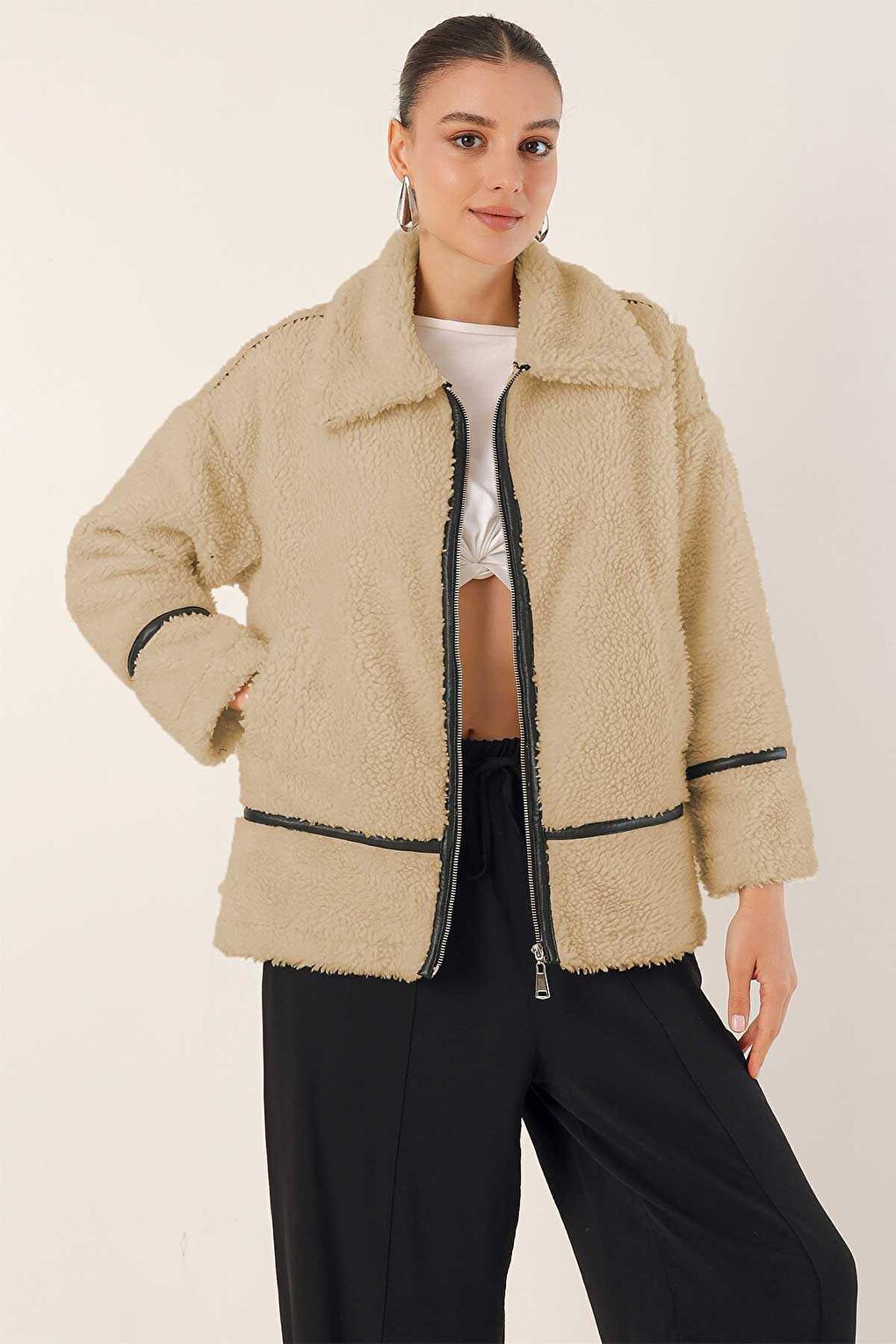 Women's Beige Zippered Collared Plush Coat