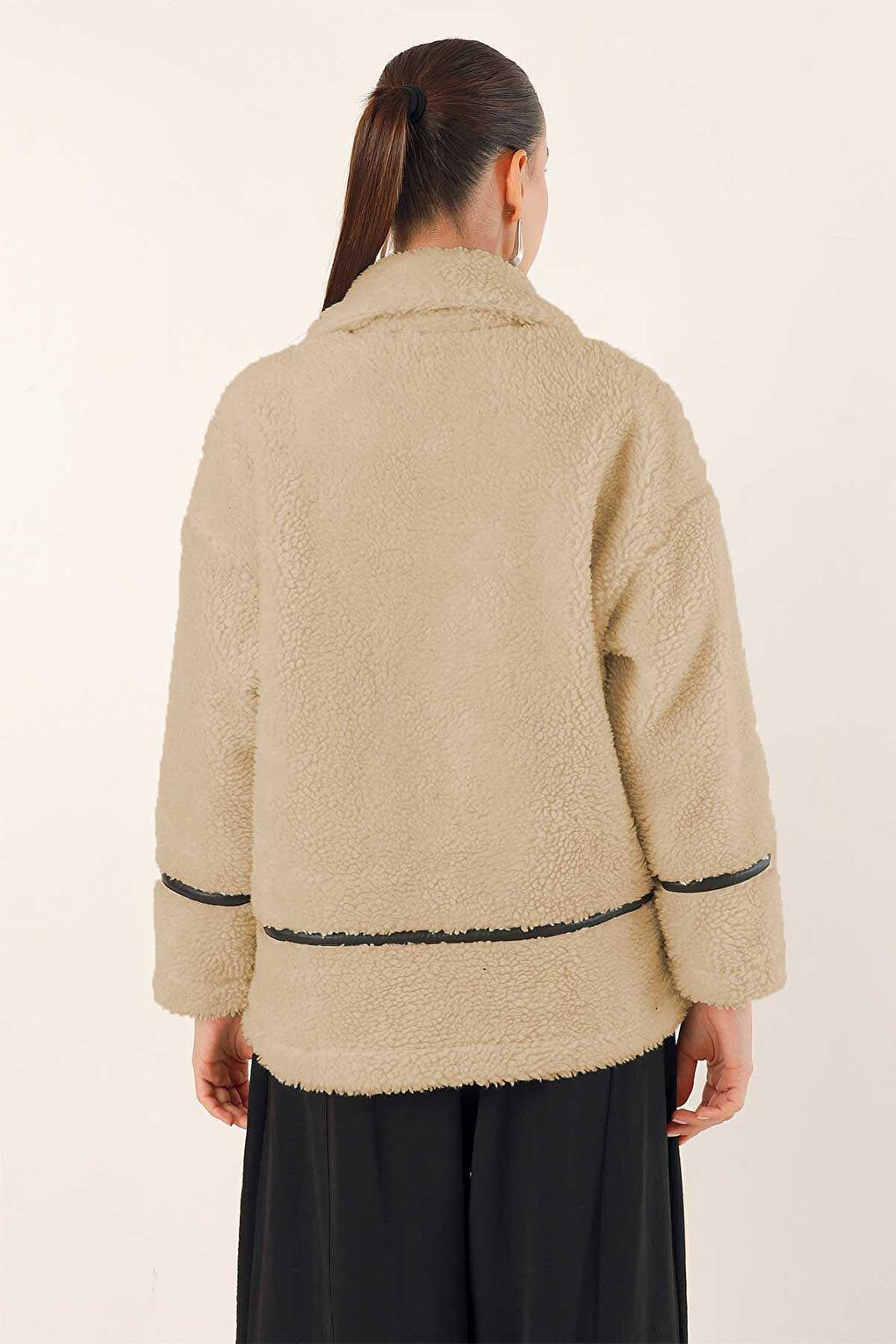 Women's Beige Zippered Collared Plush Coat