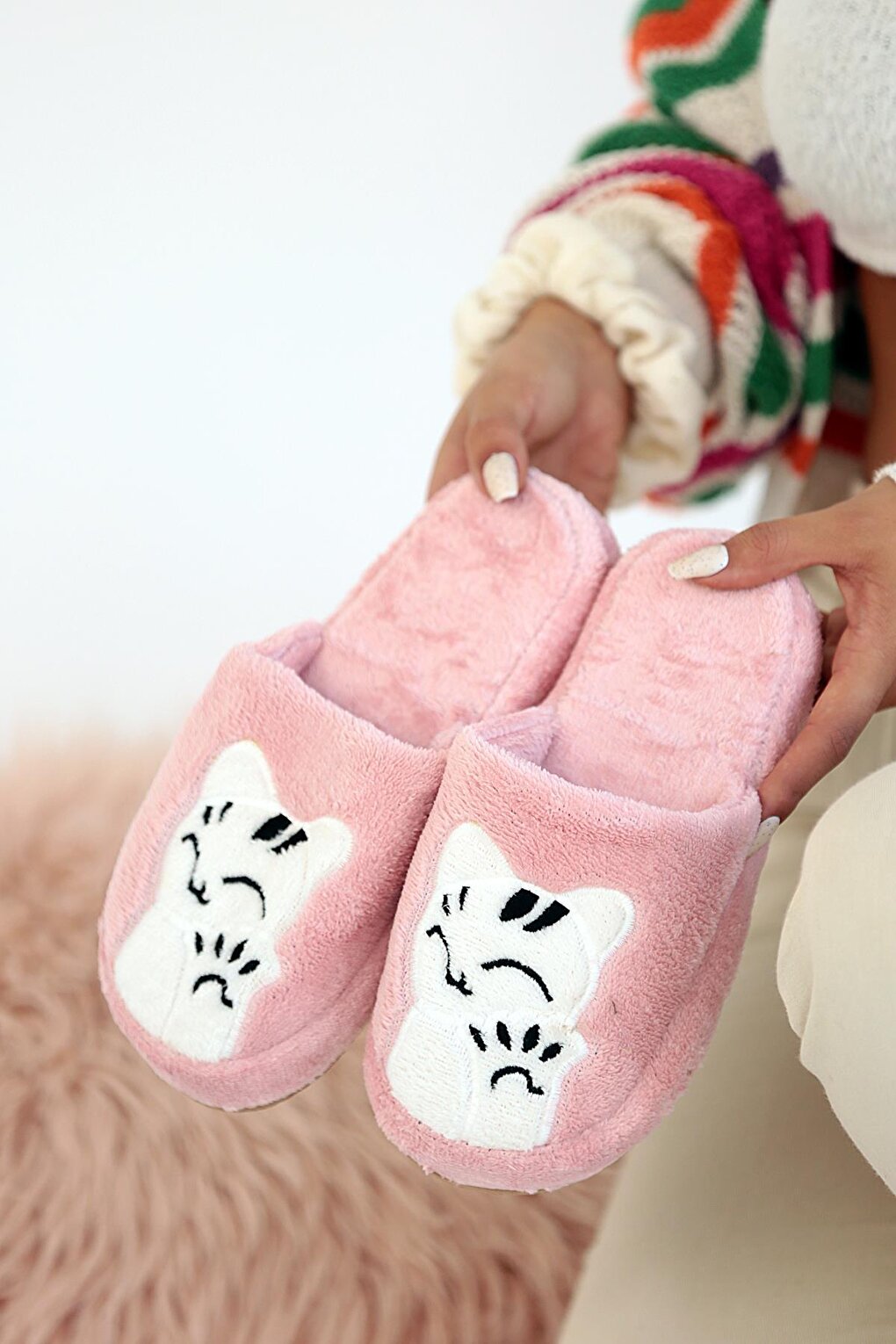 Smiling Cat Thermal Sole Closed Front Women's House Slippers 001-1967-21