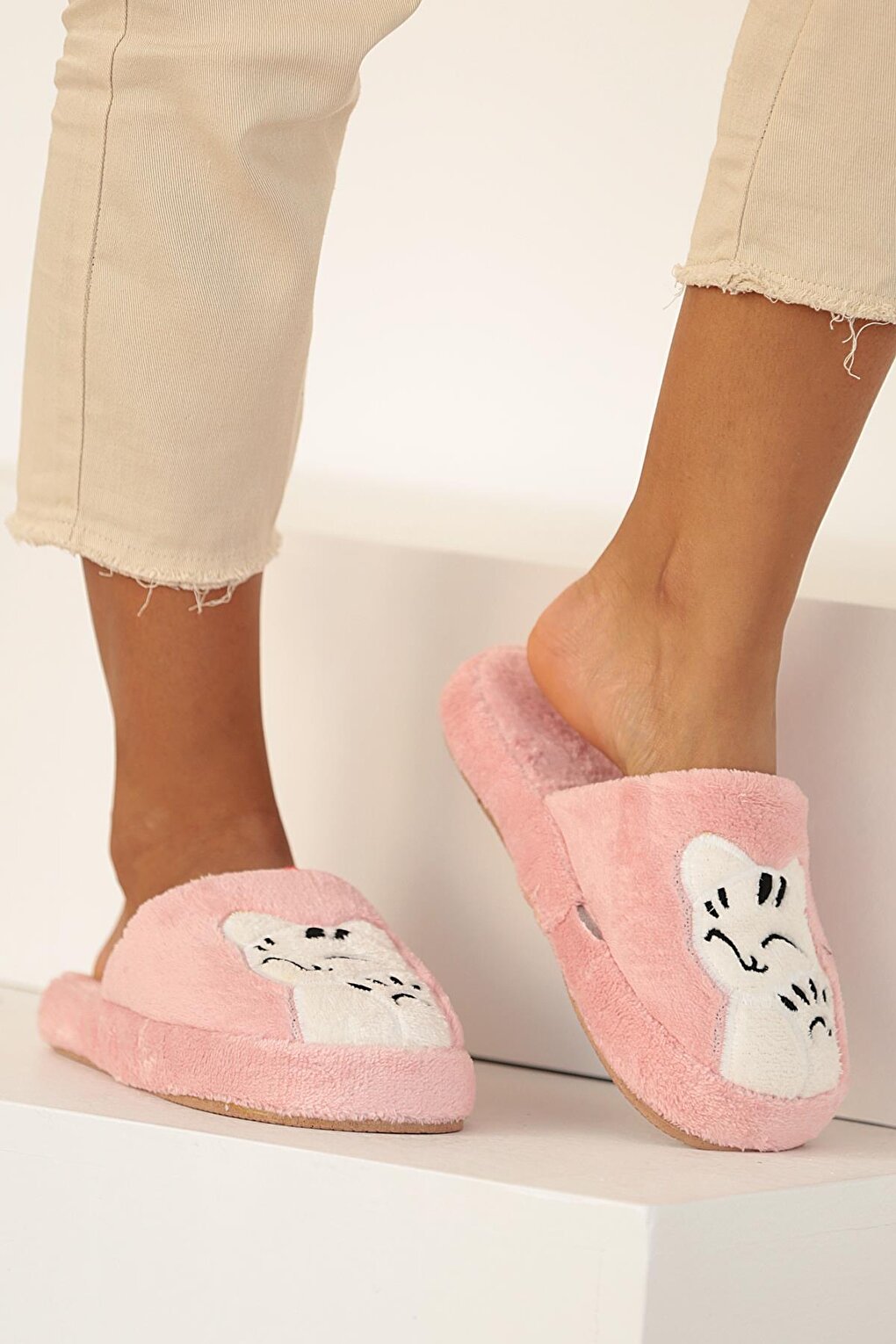 Smiling Cat Thermal Sole Closed Front Women's House Slippers 001-1967-21