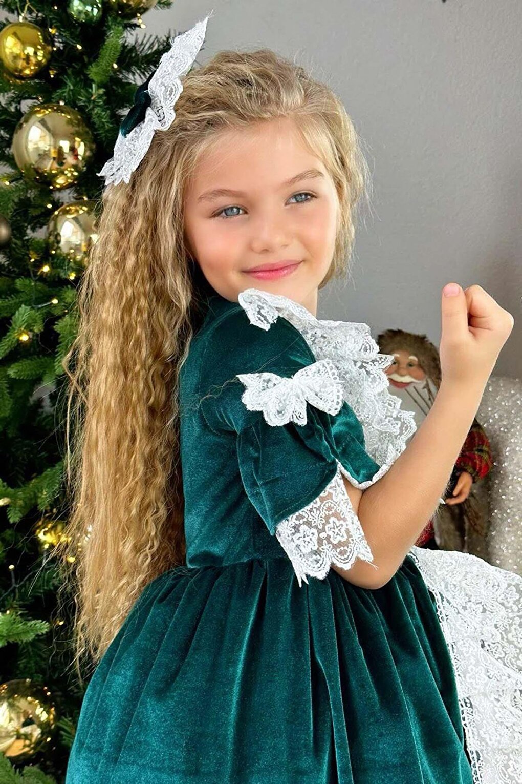 Girl's Guipure Embroidered Vintage Green Velvet Dress