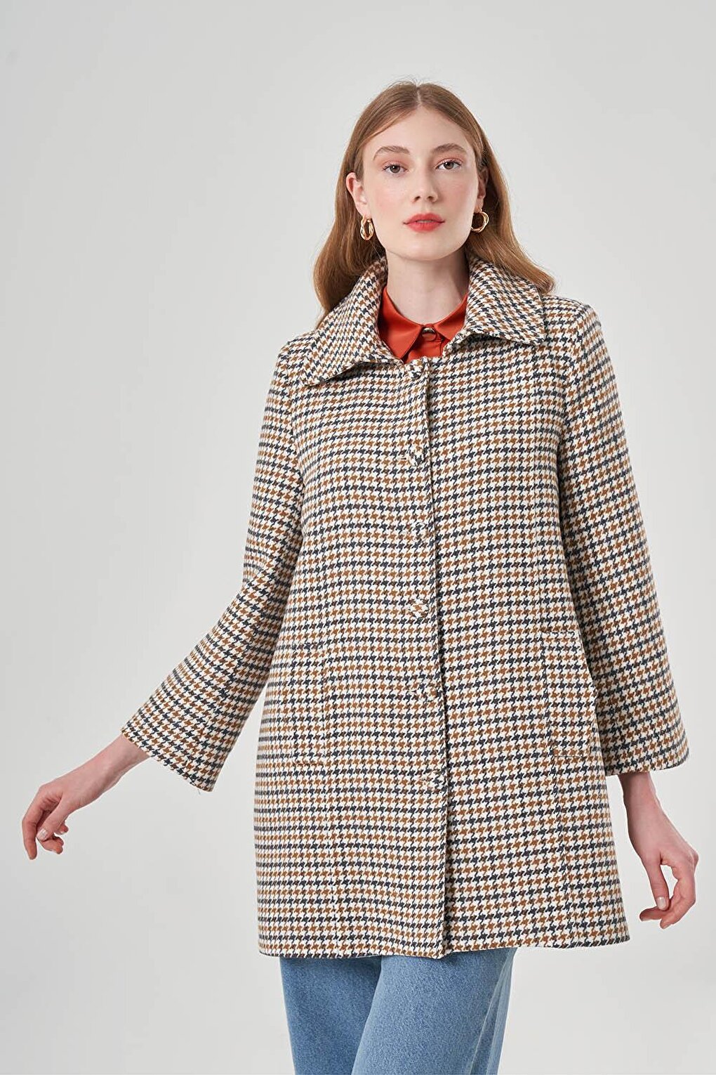 Houndstooth Patterned Tan Short Coat