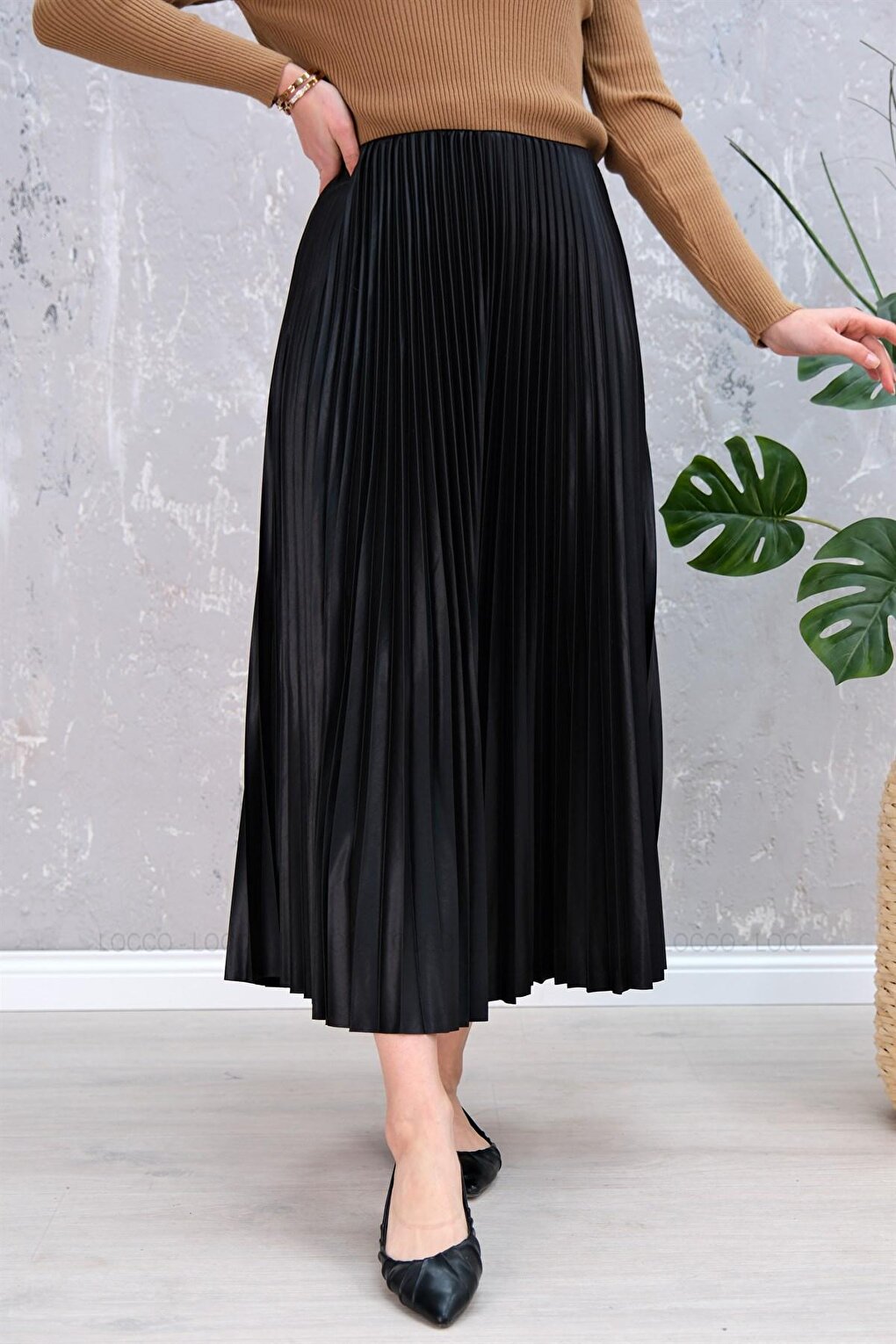 Elisa Pleated Skirt Black