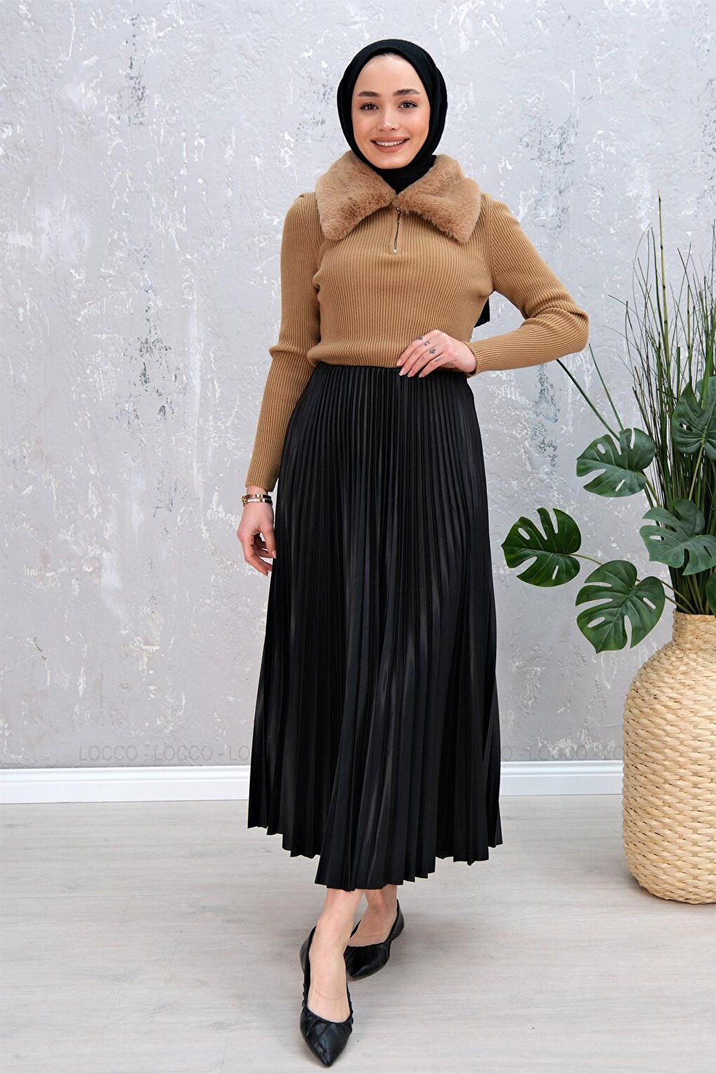 Elisa Pleated Skirt Black