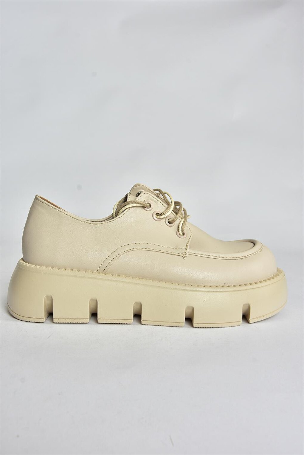 P2676320 Beige Casual Women's Shoes