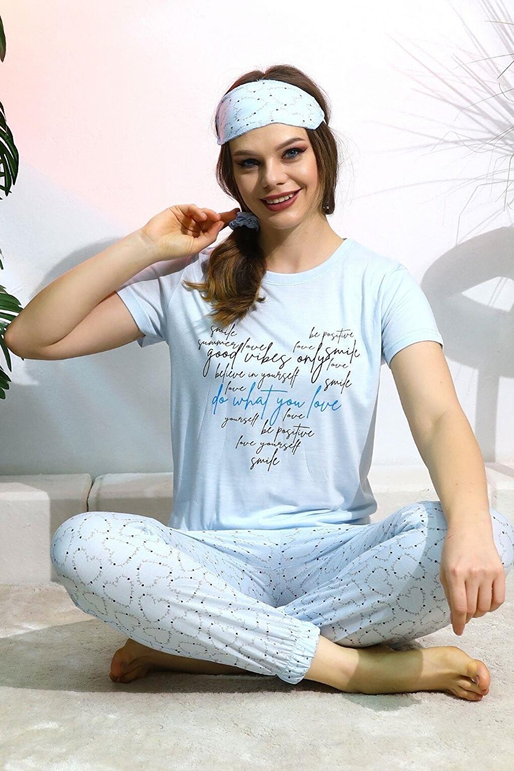 Good Vibes Printed Women's Short Sleeve Pajama Set with Sleep Tape