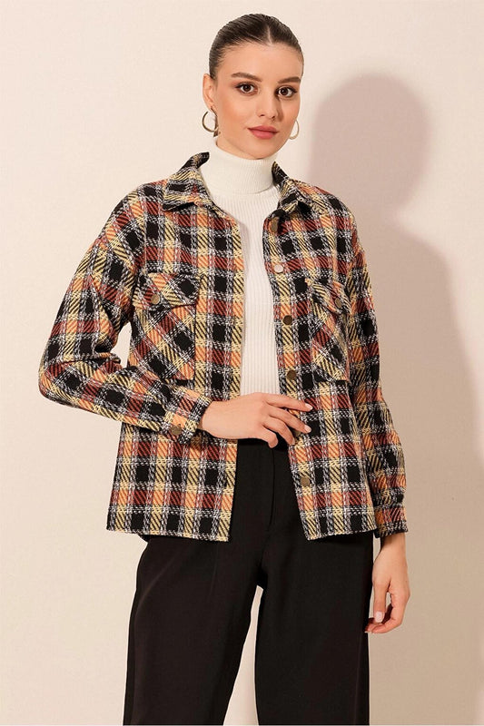 Women's Brick Black Metal Buttoned Plaid Pattern Stamped Lumberjack Shirt HZL24W-BD139541