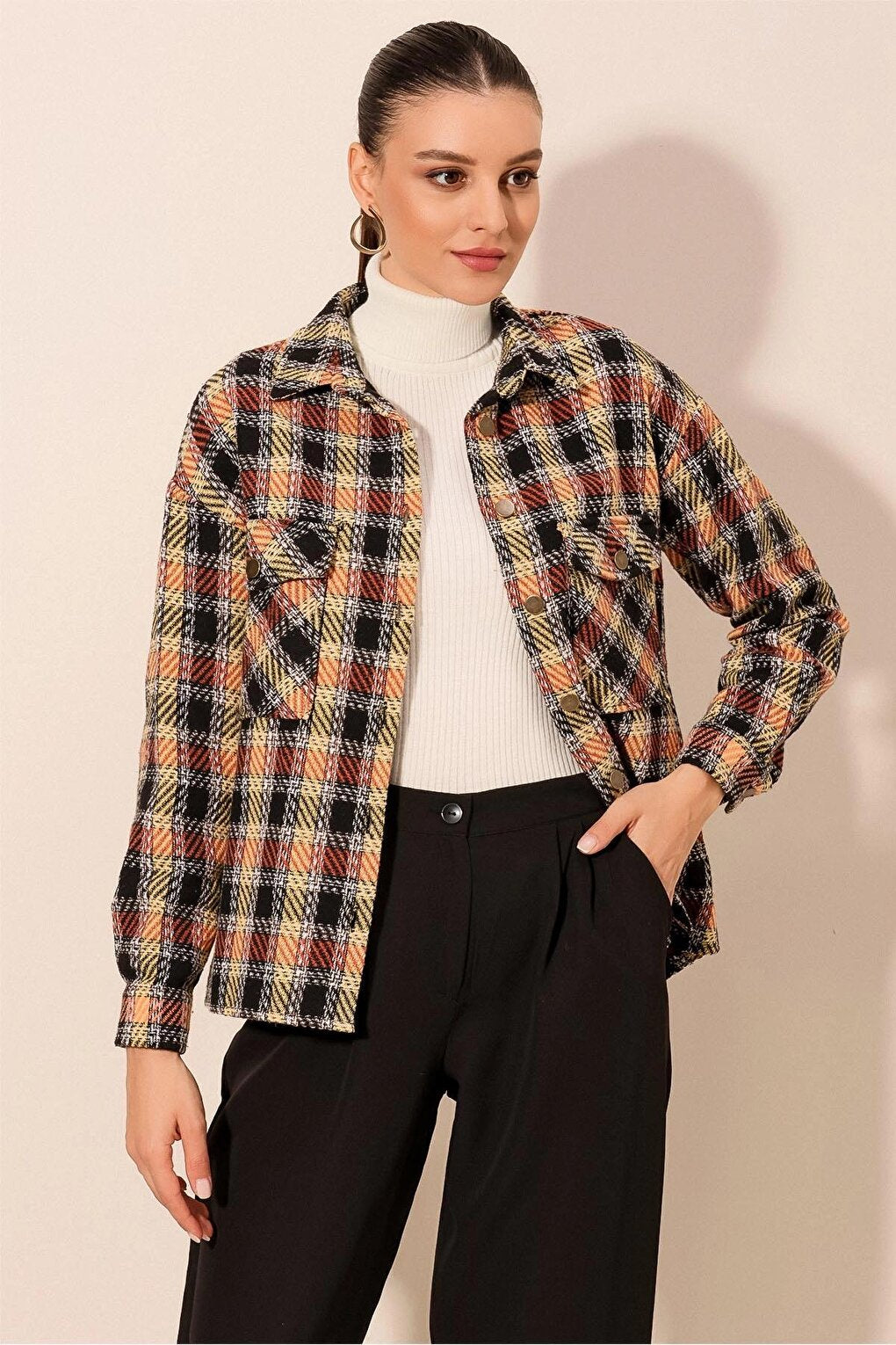 Women's Brick Black Metal Buttoned Plaid Pattern Stamped Lumberjack Shirt HZL24W-BD139541