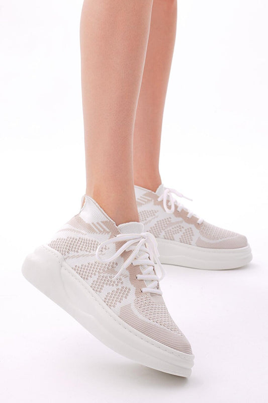 Women's Nude Relaxed Fit Lace-up Sneaker