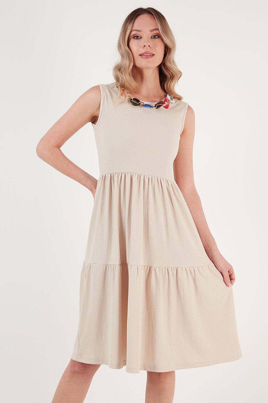 Necklace Detailed Relaxed Cut Sleeveless Midi Dress 5865099