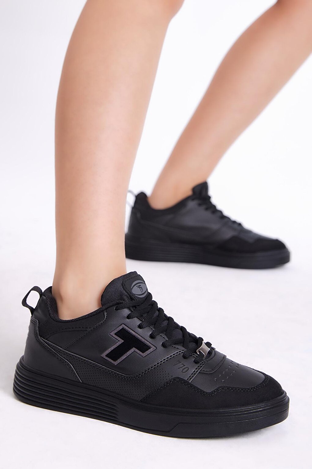 Unisex Black Smoked Comfortable Mold Poly Sole Lace-up Sneaker