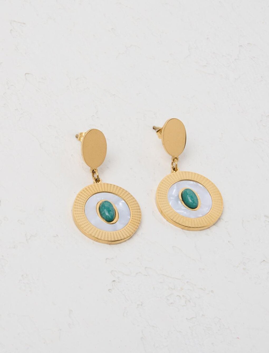 Hanging Earrings with Natural Stone Detail in Gold