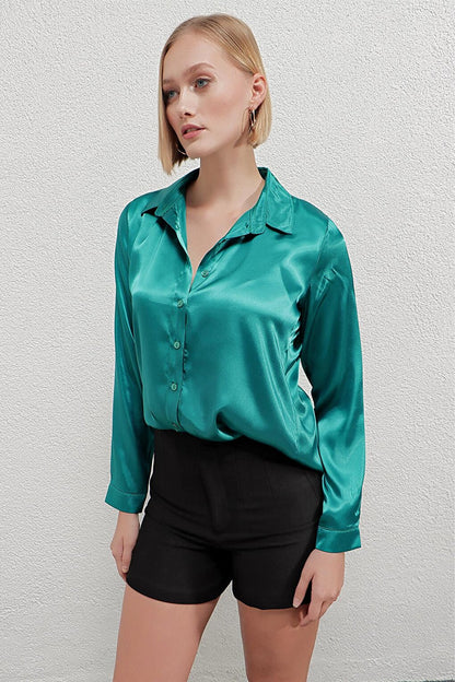 Women's Green Lightly Draped Satin Surface Shirt Hzl22w-bd139641