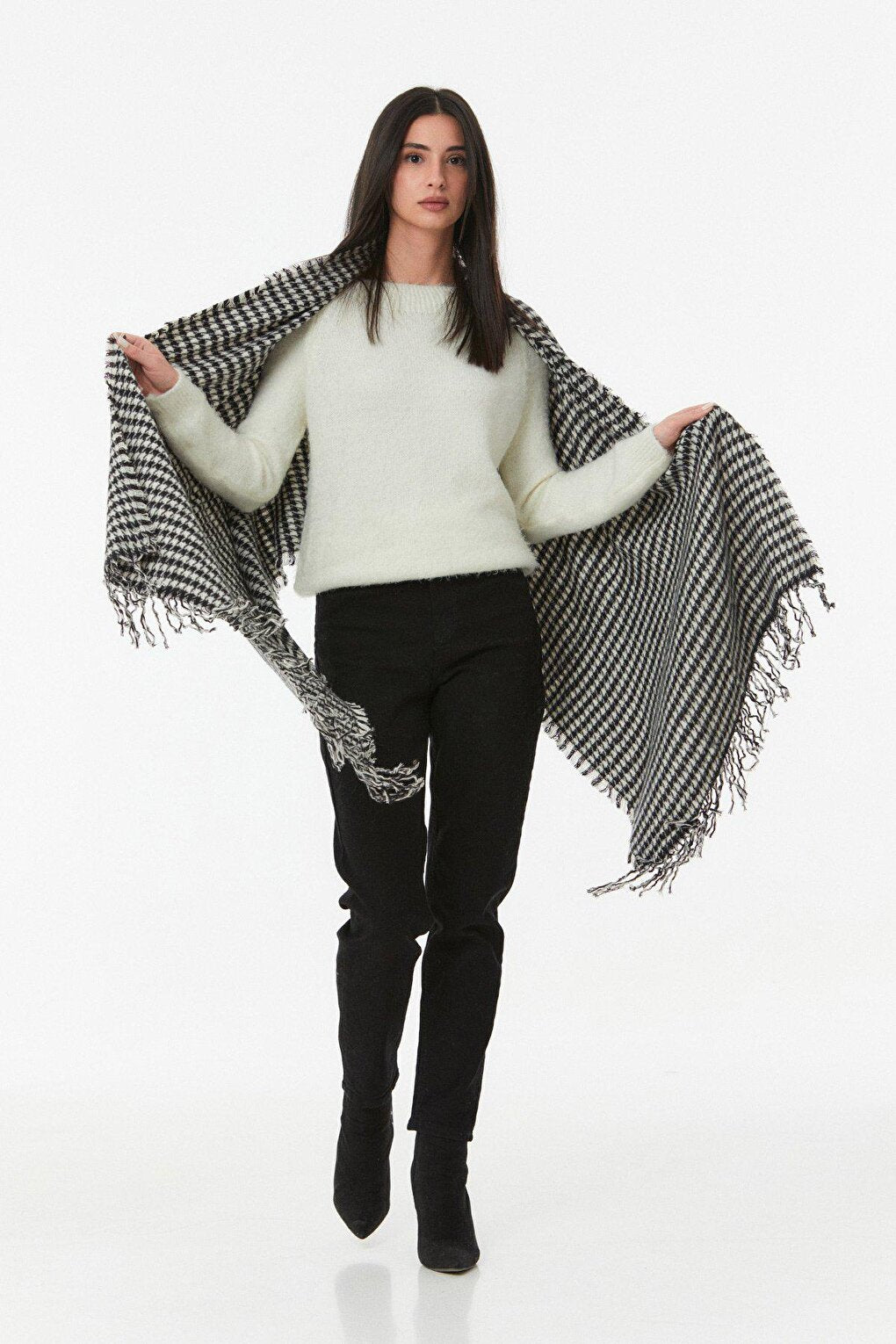 Houndstooth Patterned Soft Textured Shawl