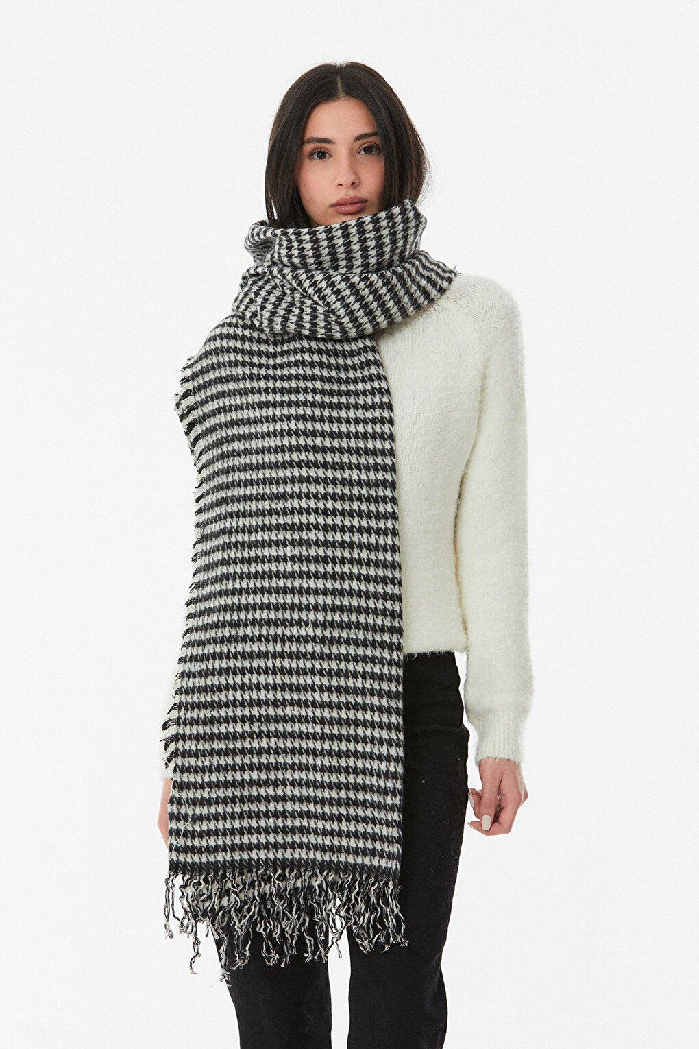 Houndstooth Patterned Soft Textured Shawl