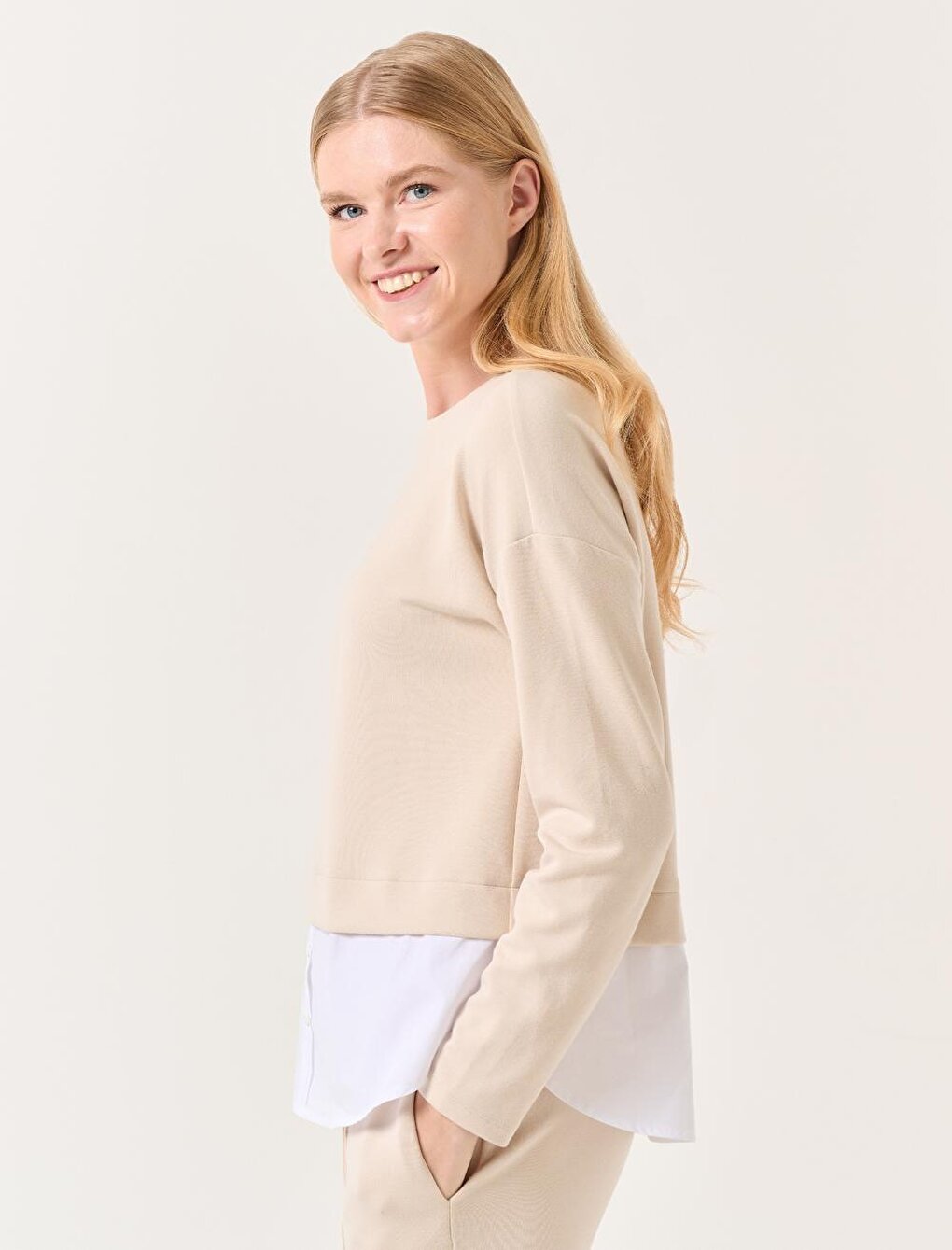 Beige Long Sleeve Crew Neck Sweatshirt