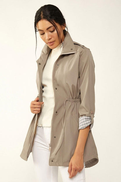 Women's Beige Pocket Detailed, Gathered Waist, Lined Trench Coat HZL22W-BD156691