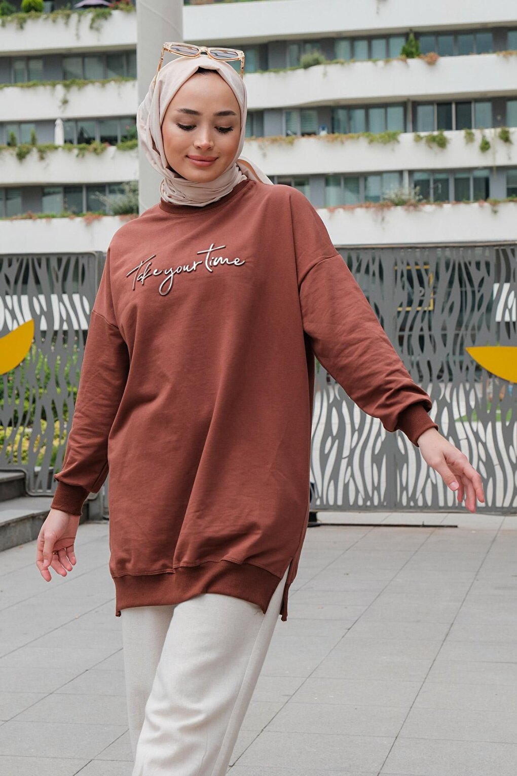 Women's Crew Neck Sweat Brown