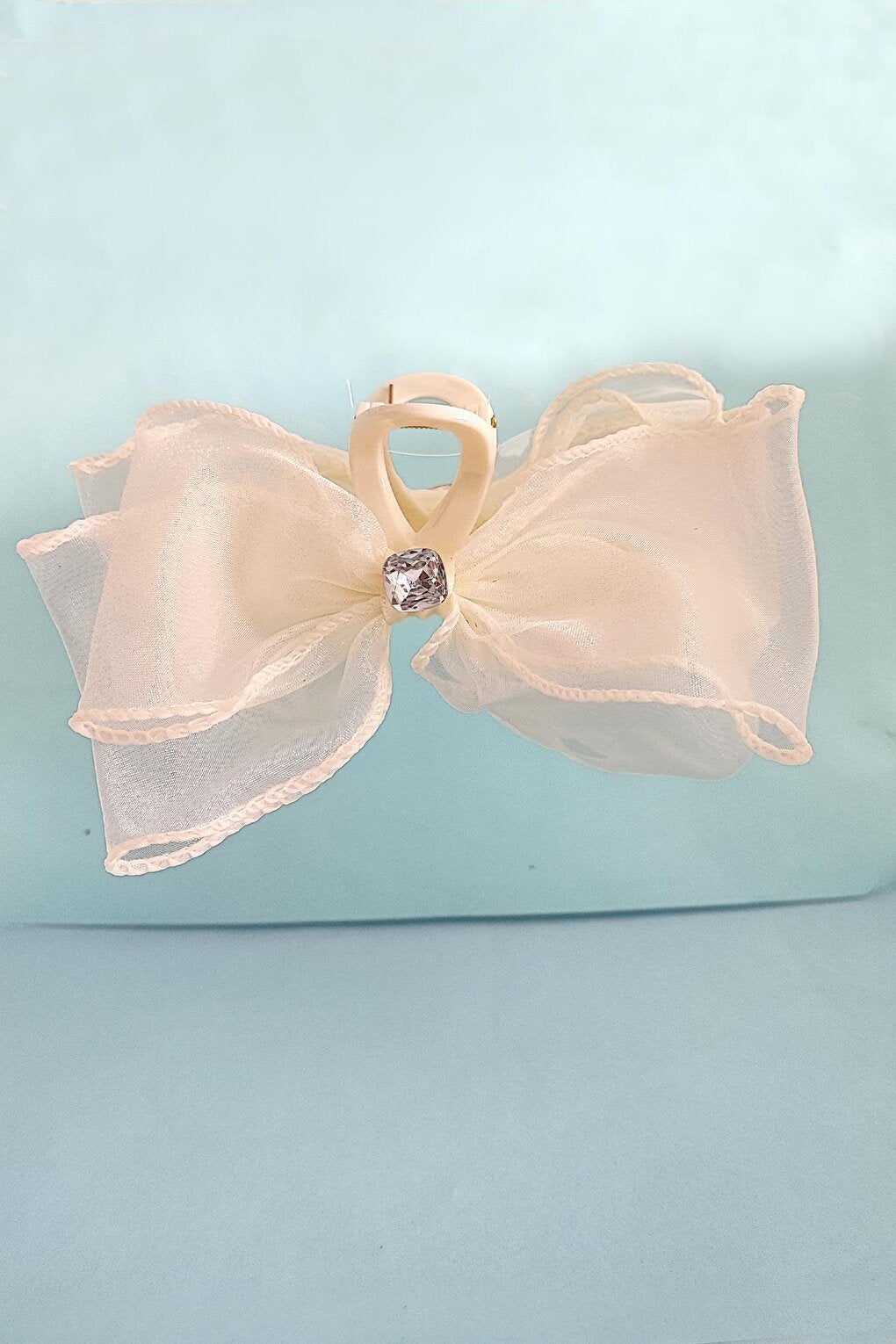 Organza Tulle Bow Drop Model Latch Buckle