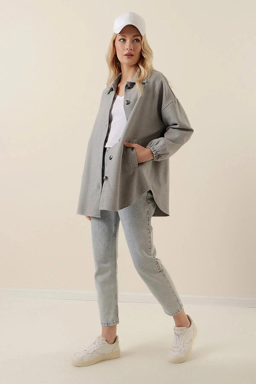 Women's Light Gray Pocket Button Closure Wide Fit Jacket