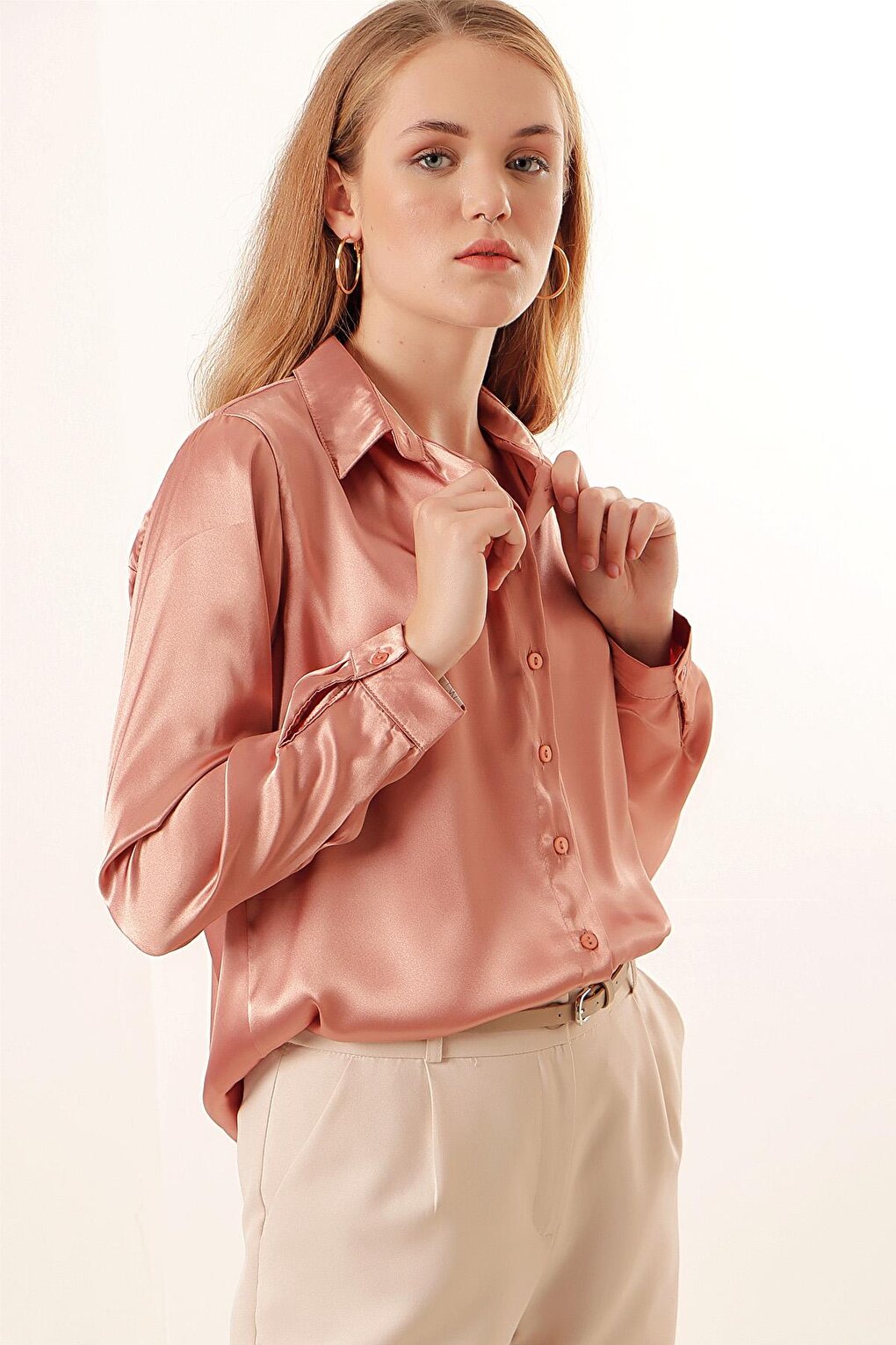 3964 Lightly Flowing Satin Shirt - Camel