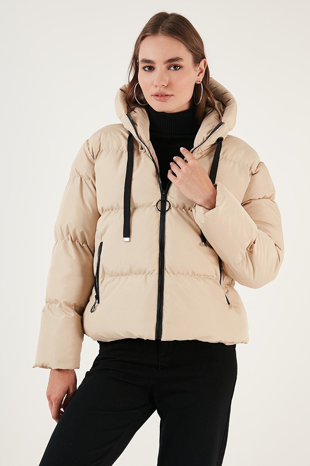 Hooded Regular Fit Puffer Coat with Pockets 640Y002