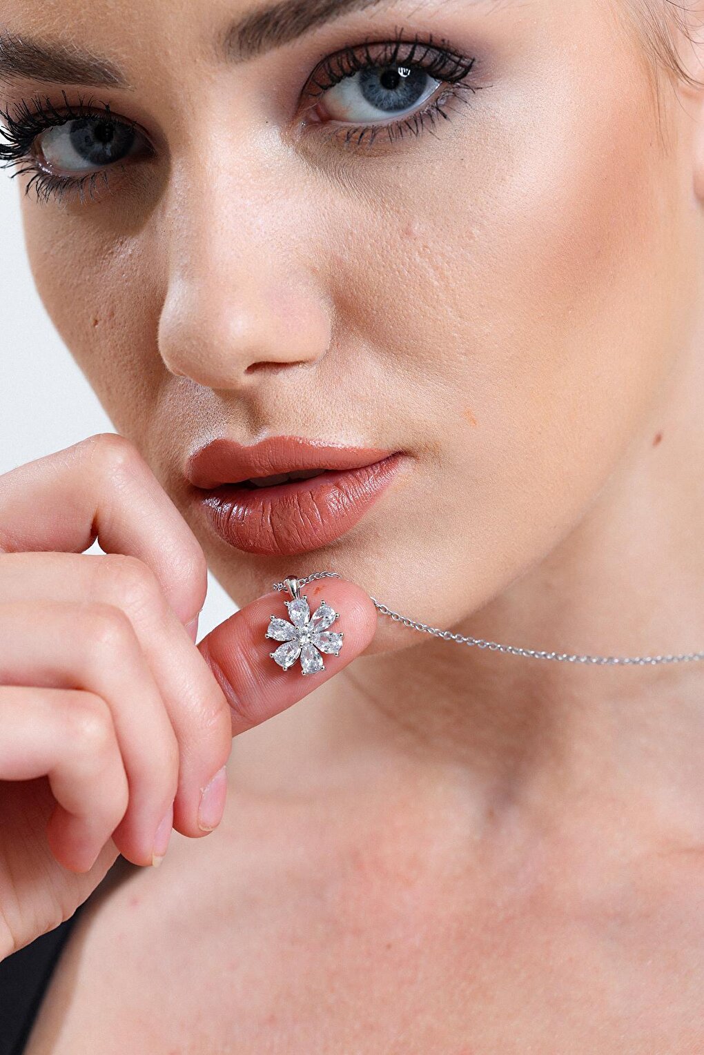 Silver Plated White Drop Stone Flower Necklace