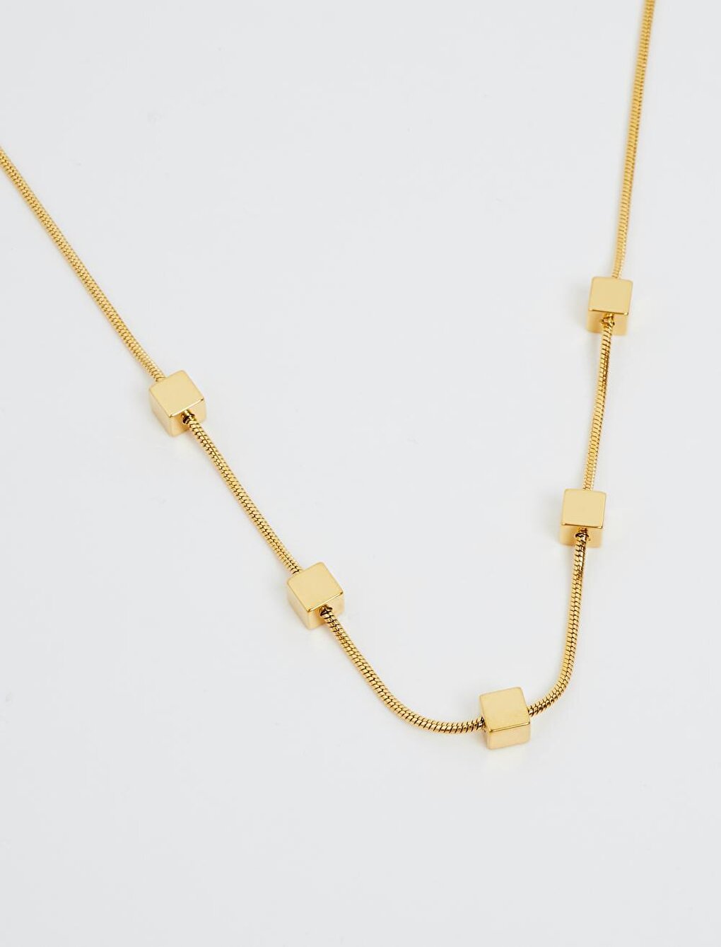 Stylish Chain Necklace with Gold Cube Figure