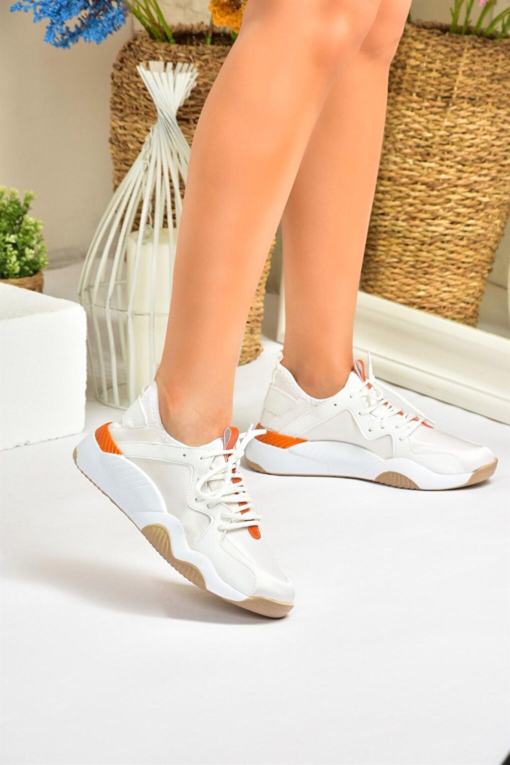 M973510304 White Women's Sneakers