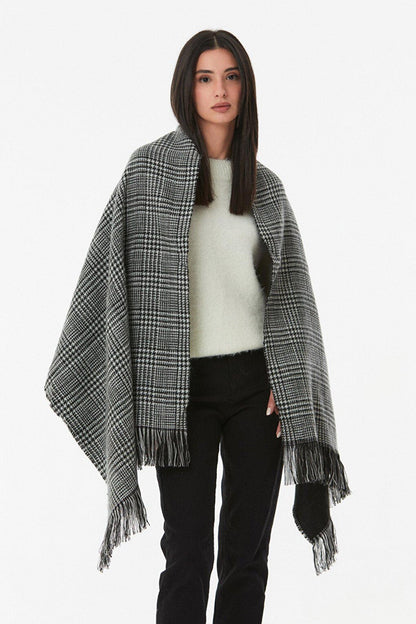 Houndstooth Patterned Soft Textured Shawl