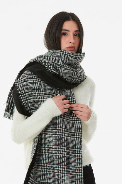 Houndstooth Patterned Soft Textured Shawl