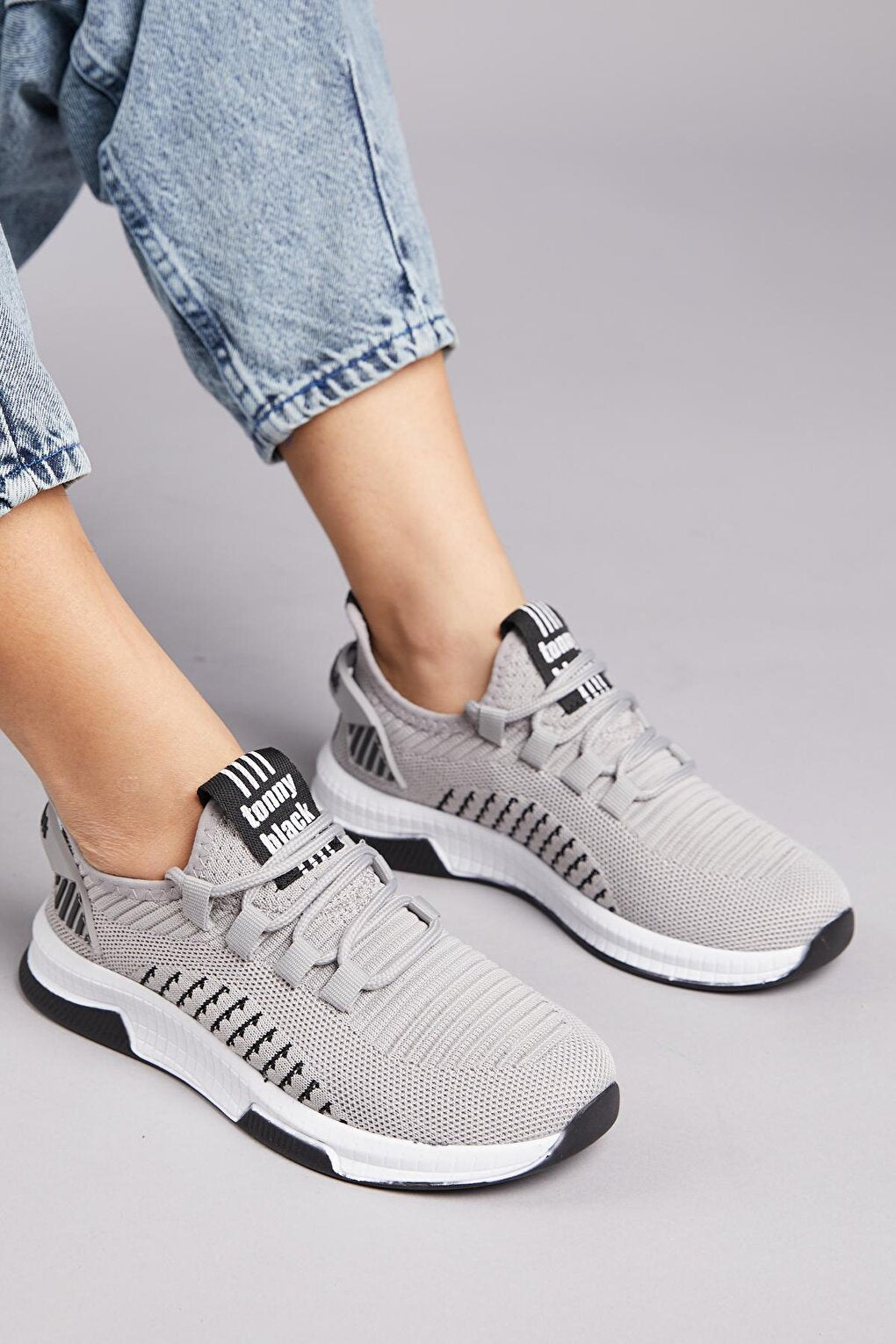 Unisex Gray Black Sneakers Tbqnl