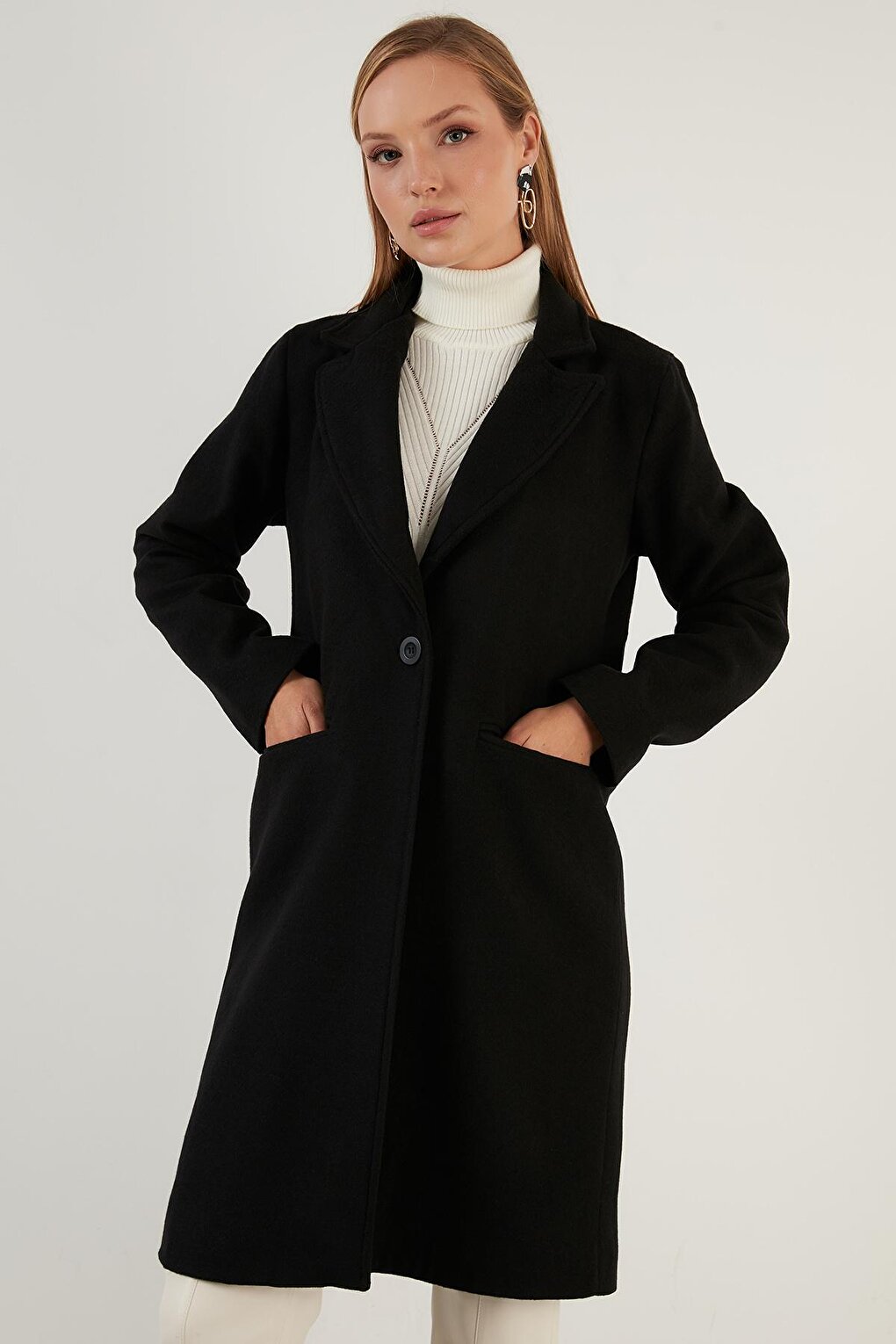 Regular Fit Buttoned Lined Winter Coat with Pockets 6380002